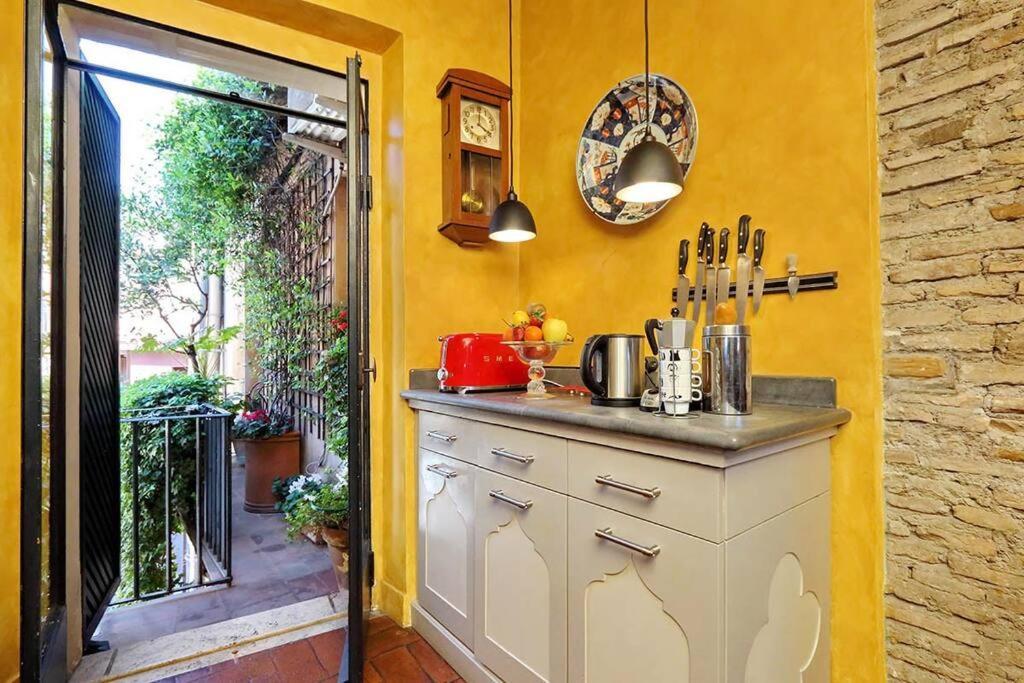 Spectacular Luxury Flat In Trastevere Рим Экстерьер фото